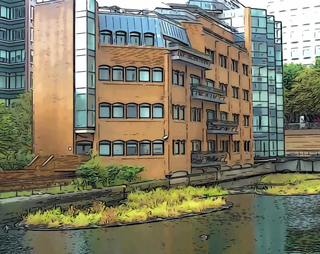 Original 1986 building on the Canary Wharf Park Place site looking across middle dock